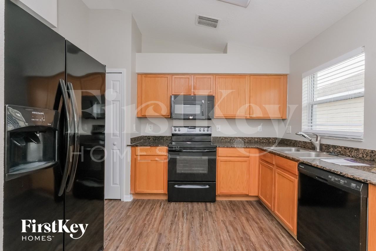 12007 Butler Woods Cir - Photo 5 of 15