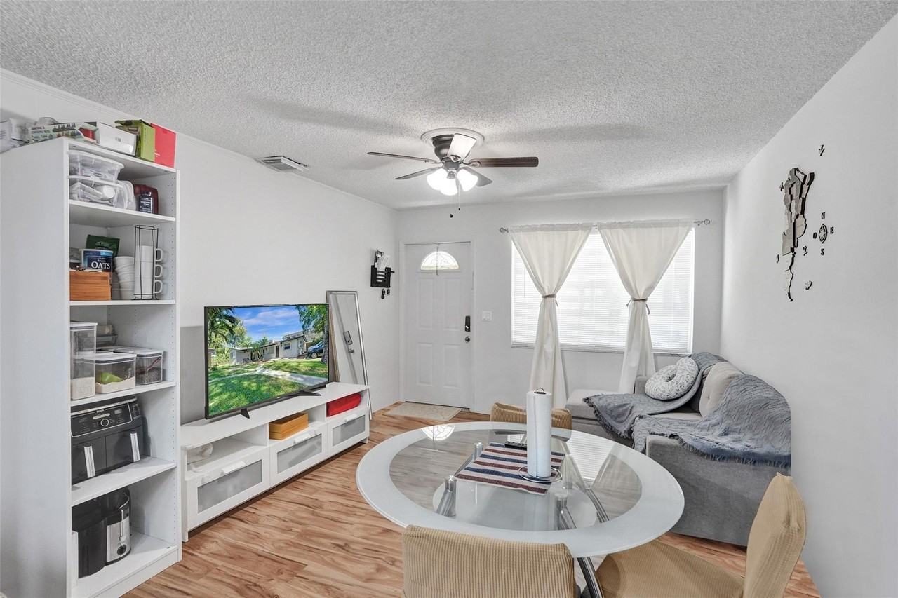 4240 Nw 21st Ave Apt 1 - Photo 4 of 16