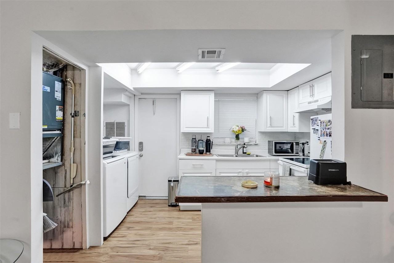 4240 Nw 21st Ave Apt 1 - Photo 5 of 16