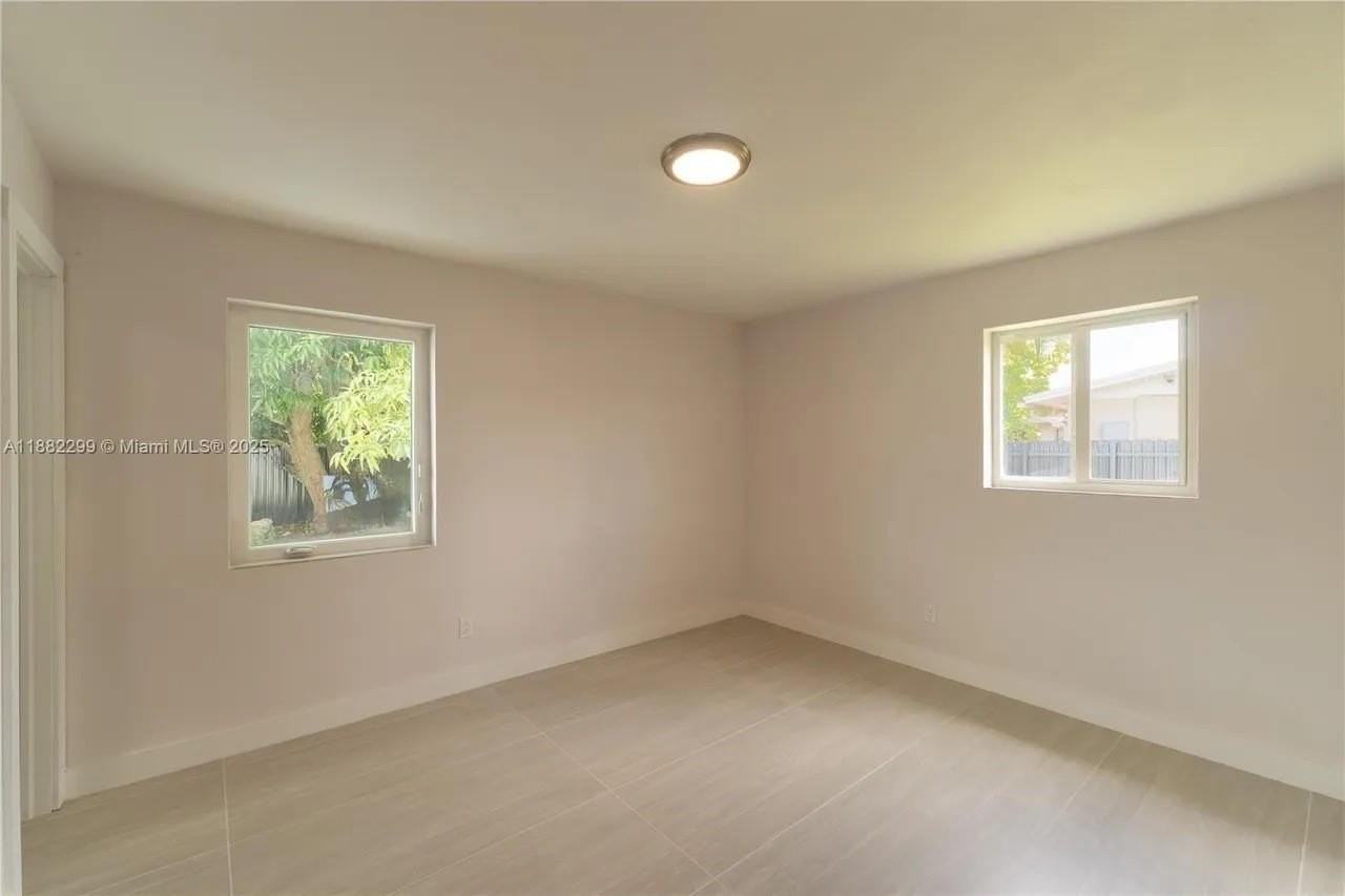 11872 Sw 196th Ter - Photo 6 of 15