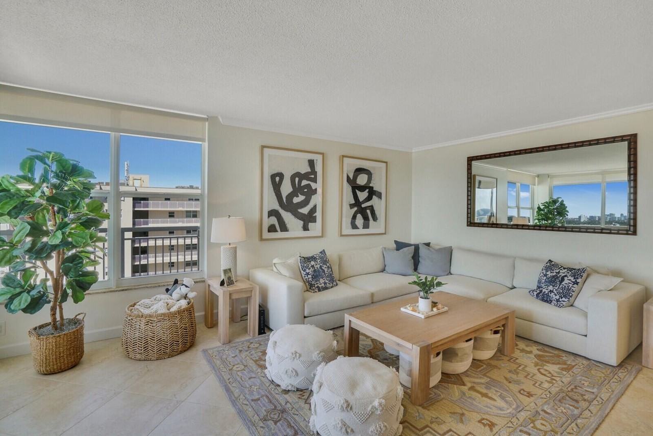 1051 Hillsboro Mile Apt 902e - Photo 4 of 46