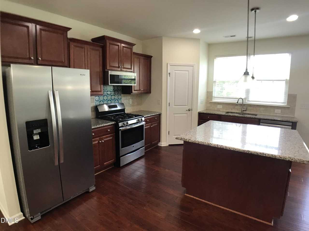 5724 Hurkett Ct - Photo 3 of 26