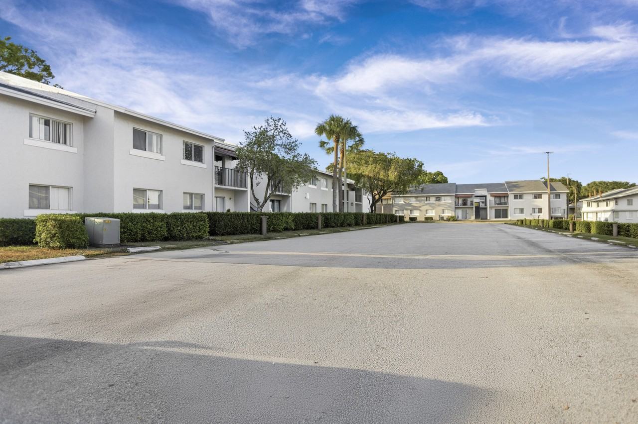 St. Andrews Palm Beach - Photo 3 of 34