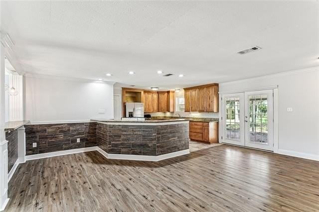 620 Markham Dr - Photo 4 of 17