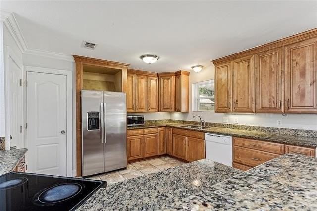 620 Markham Dr - Photo 7 of 17