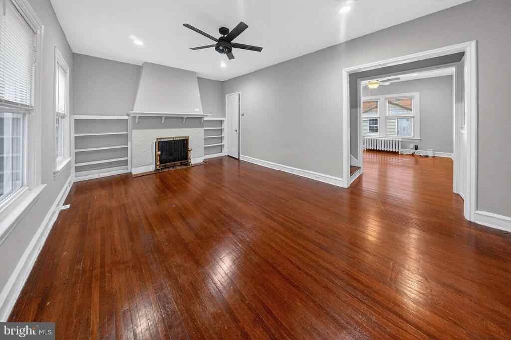 1353 Kennedy St Nw - Photo 6 of 32