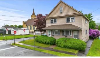 featured image of 215 Bellman St