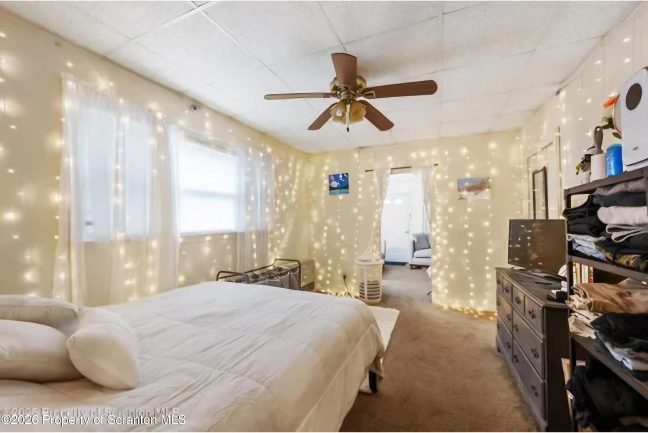 215 Bellman St - Photo 6 of 10