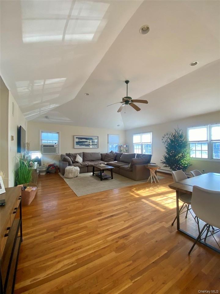 641 E Olive St - Photo 4 of 13