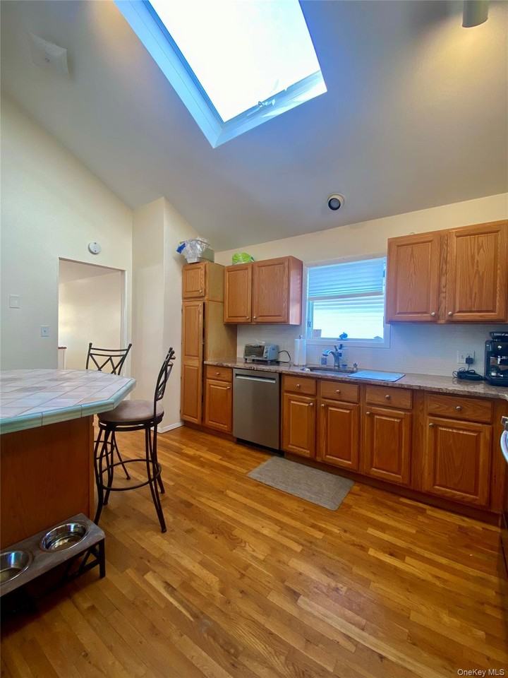 641 E Olive St - Photo 6 of 13