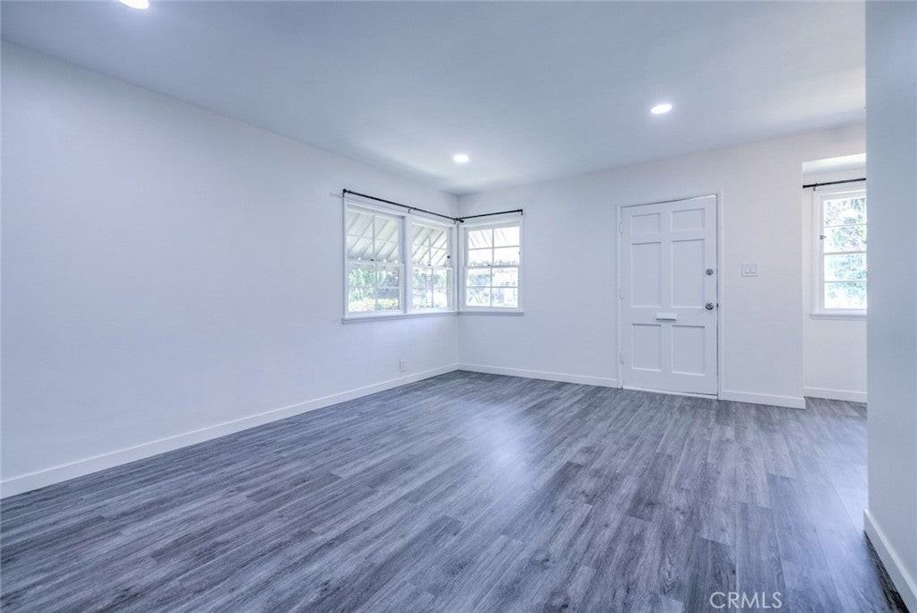 12123 Rose Dr - Photo 4 of 27