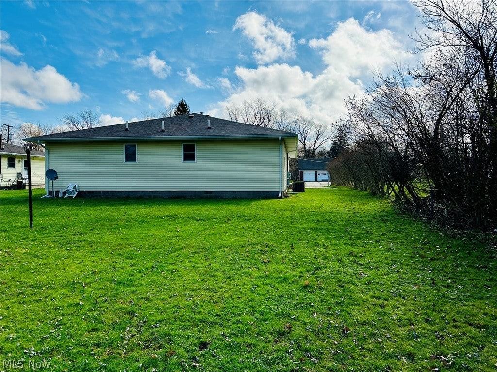 4913 Dunsmore Ave - Photo 6 of 17