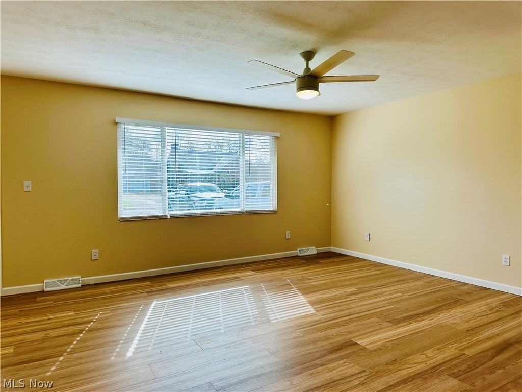 4913 Dunsmore Ave - Photo 7 of 17