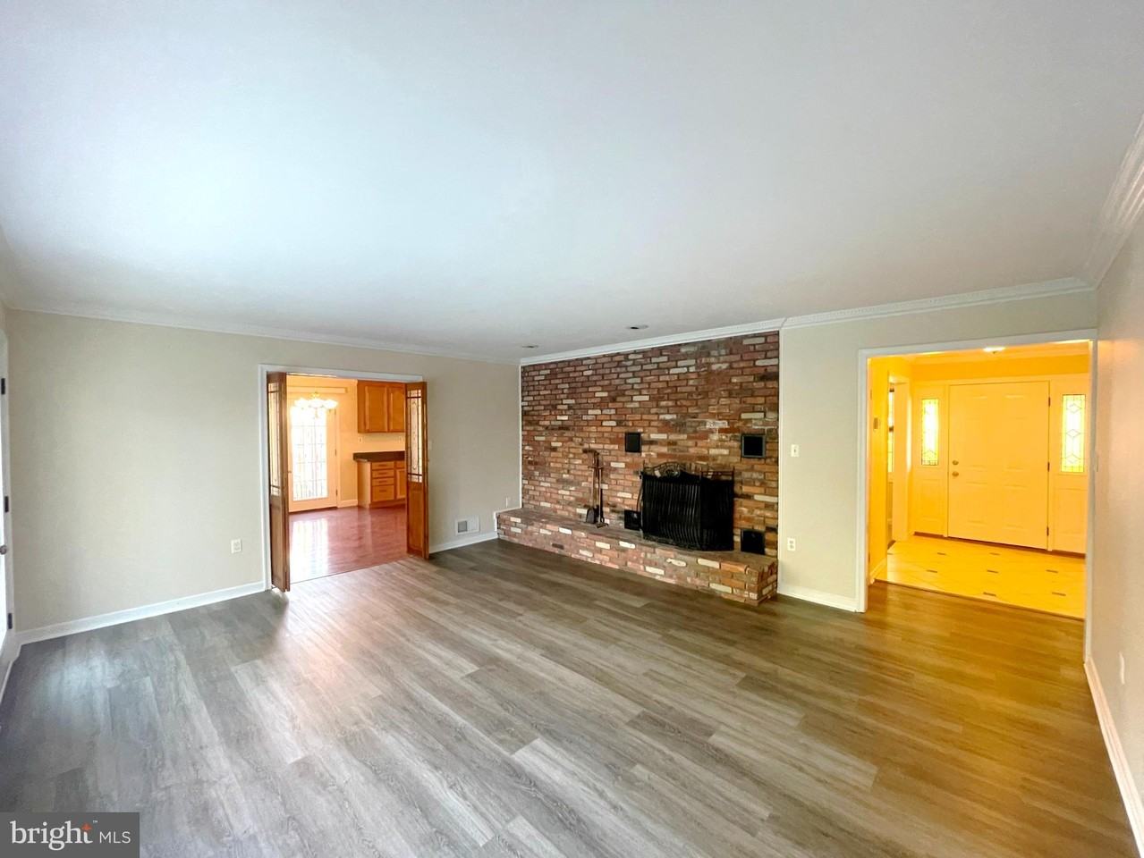 11717 Rivershore Dr - Photo 3 of 49