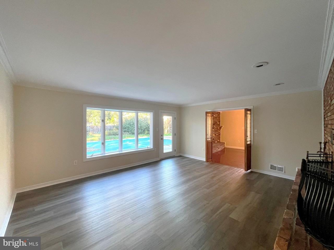 11717 Rivershore Dr - Photo 4 of 49