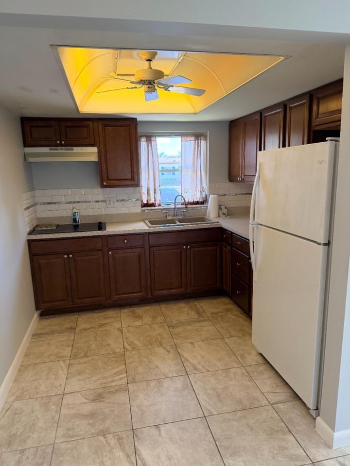 2804 Crosley Dr E - Photo 2 of 18