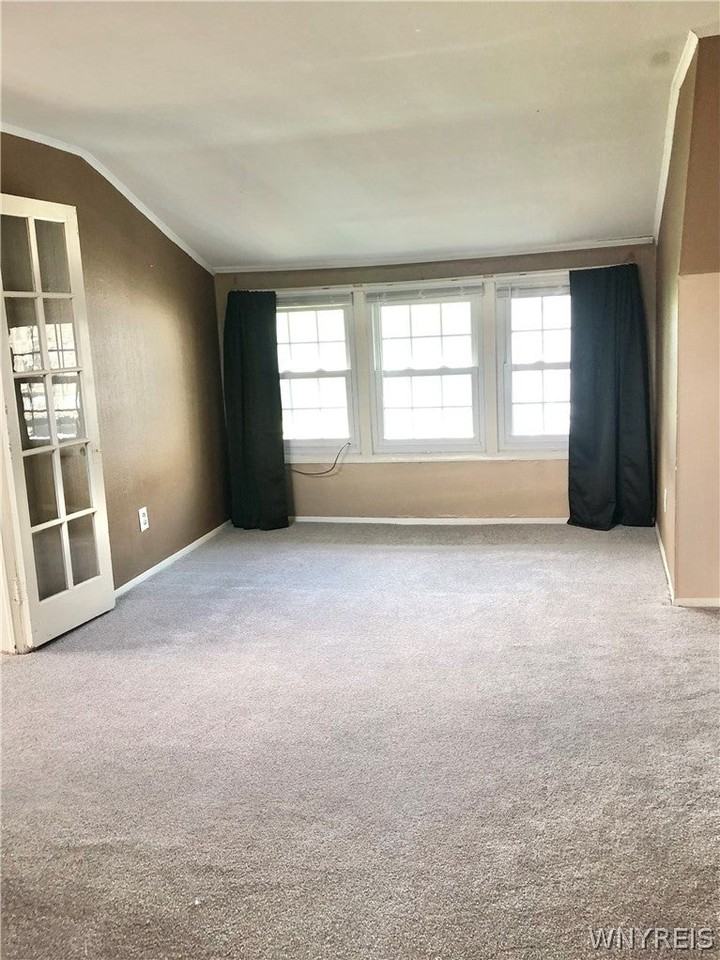 83 Norwood Ave - Photo 2 of 9