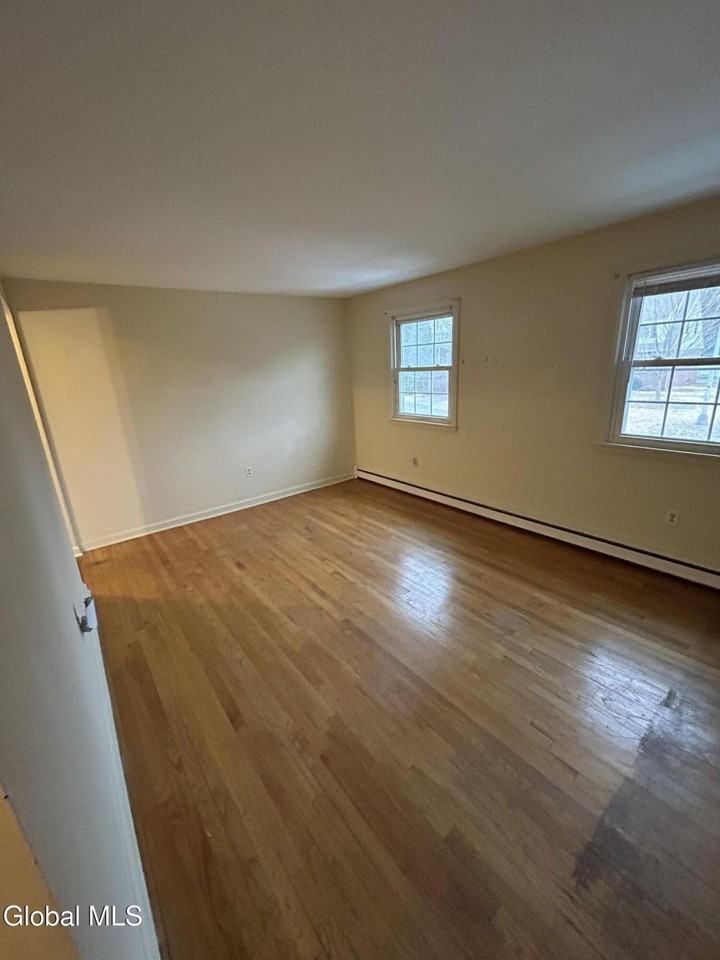 6 Davis Ave - Photo 6 of 11