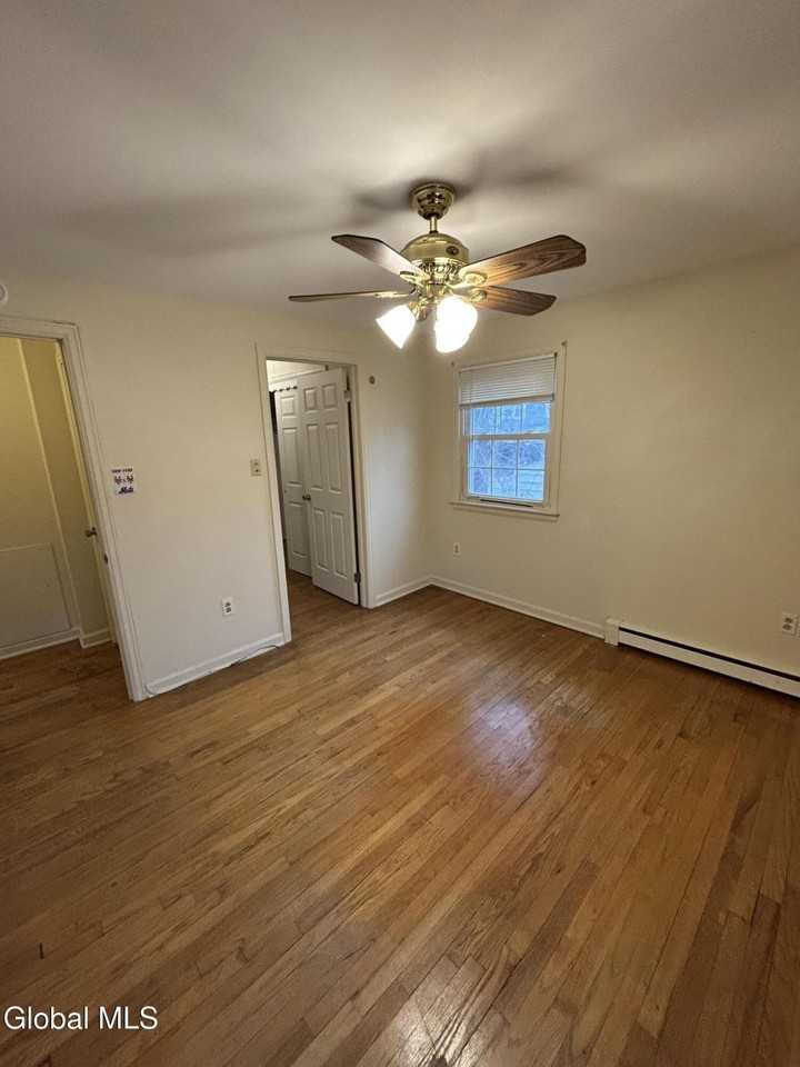 6 Davis Ave - Photo 7 of 11