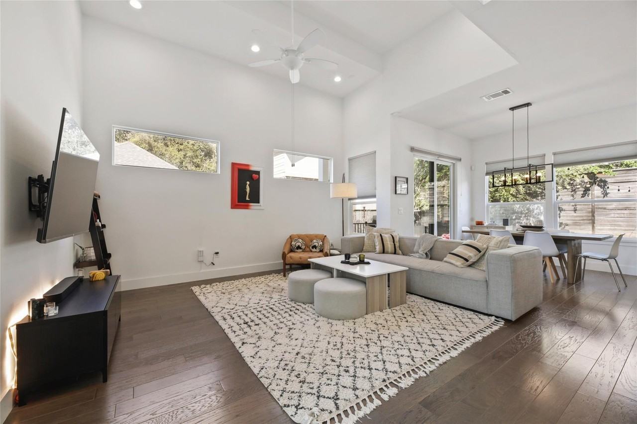 904 Catalpa St - Photo 4 of 28