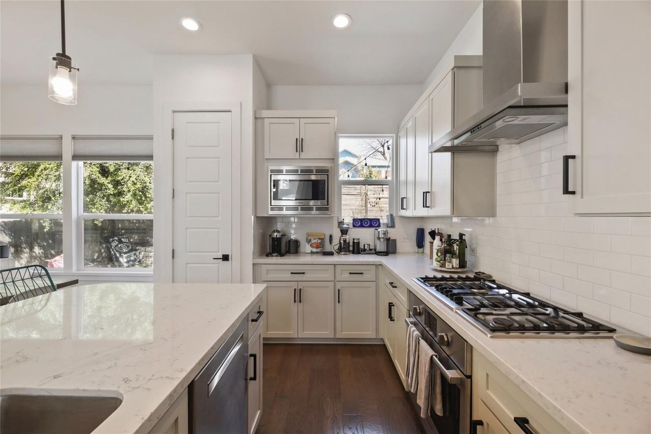 904 Catalpa St - Photo 7 of 28