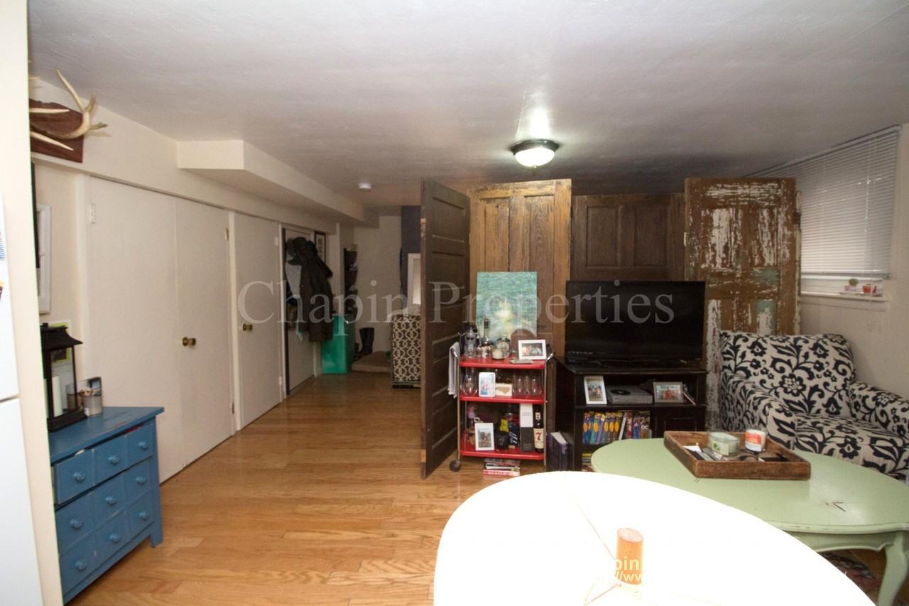 105 Chestnut St #2B - Photo 4 of 5