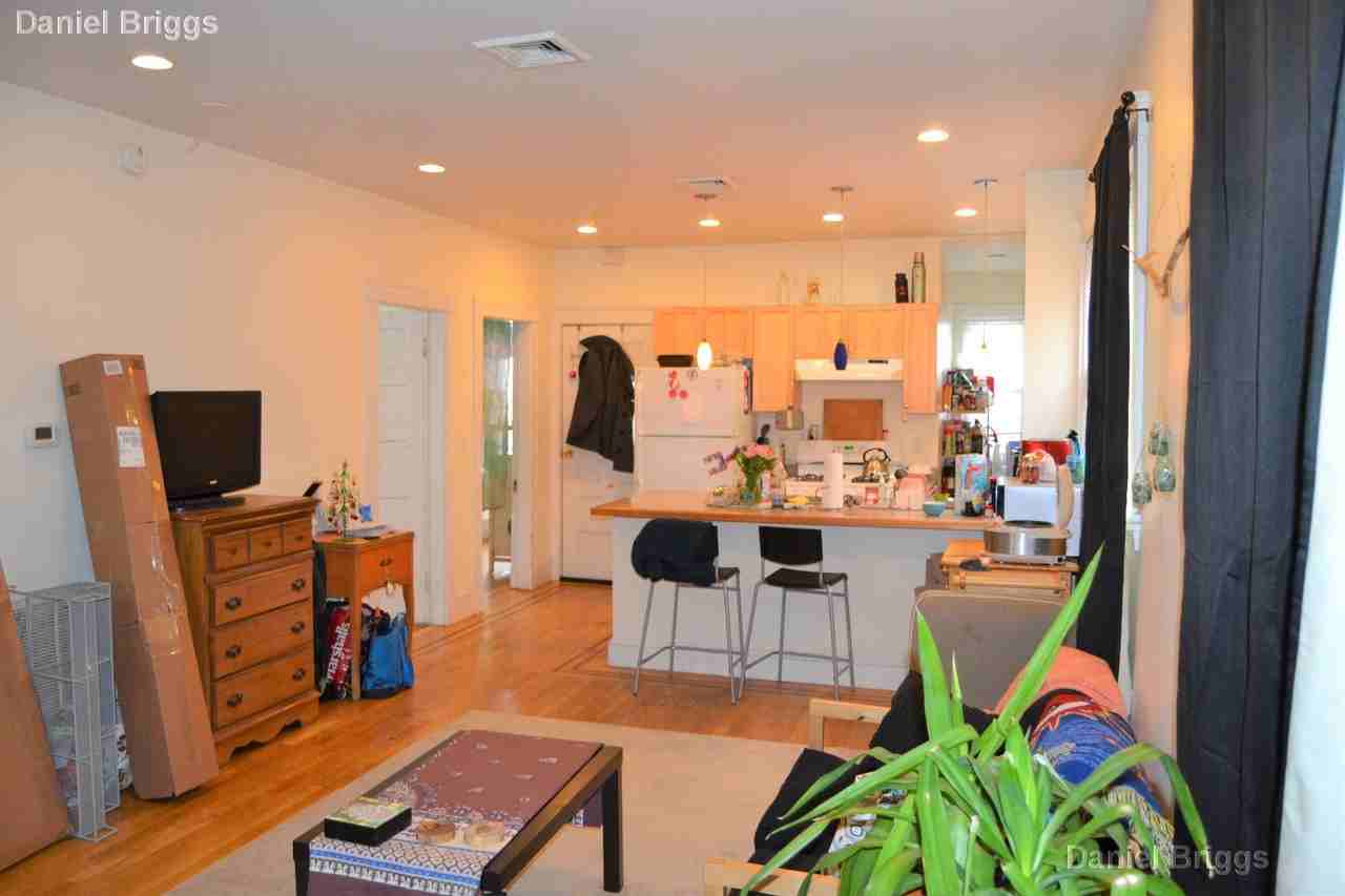 86 Easton St #2