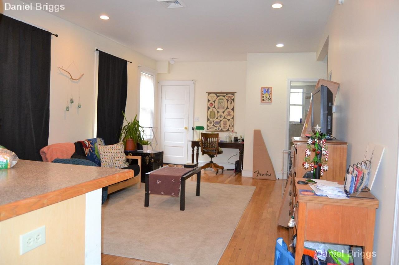 86 Easton St #2 - Photo 3 of 12