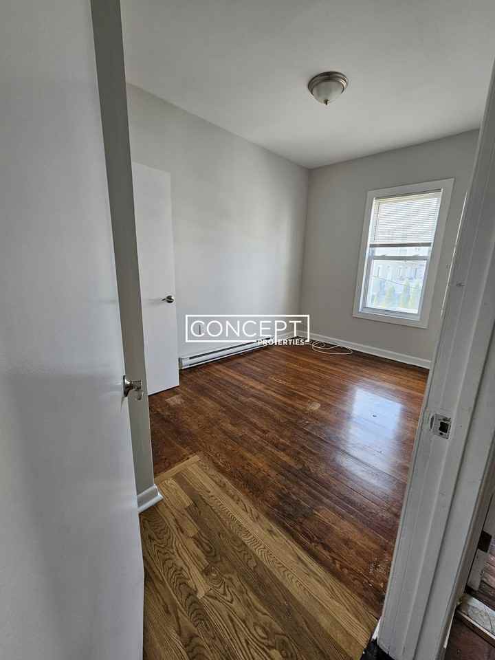 121 George St #2 - Photo 4 of 14