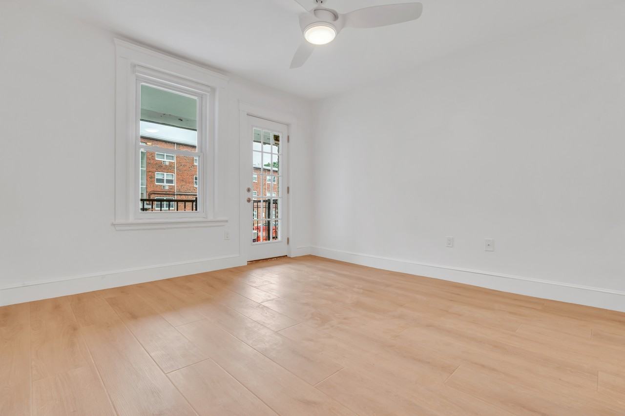 328 Summit Ave #103 - Photo 5 of 12