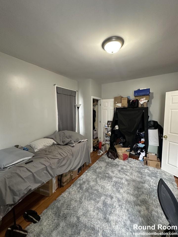 Montfern Ave - Photo 2 of 19