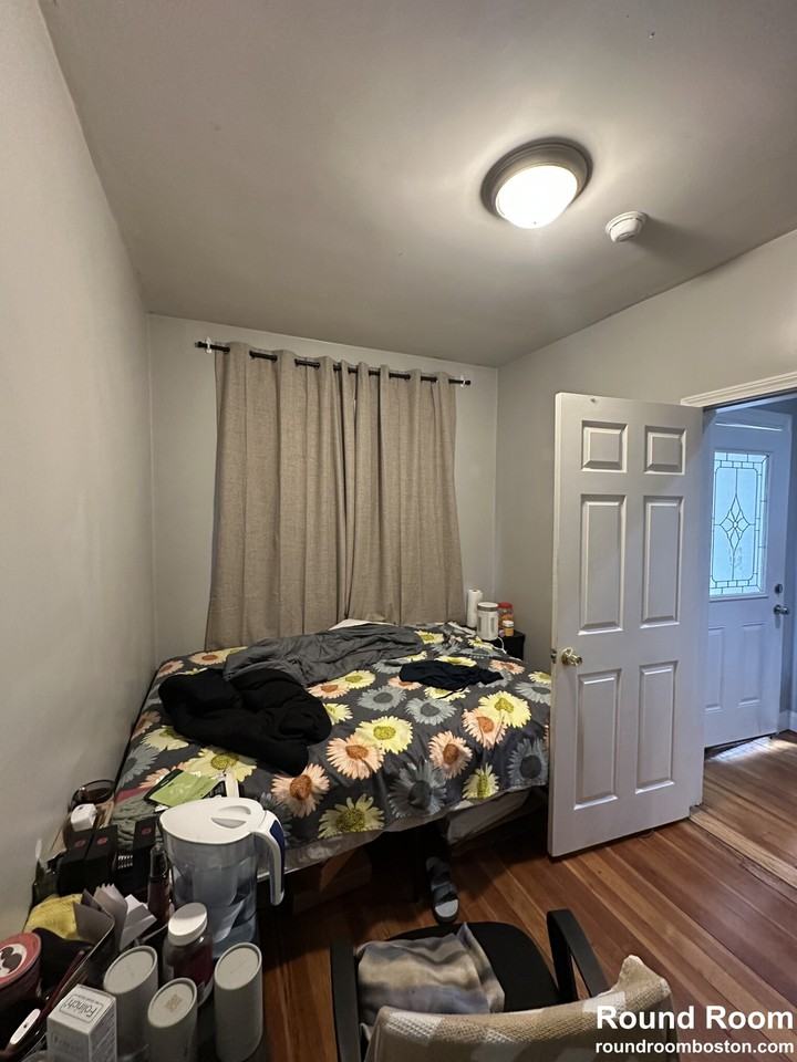 11 Montfern Ave - Photo 4 of 18