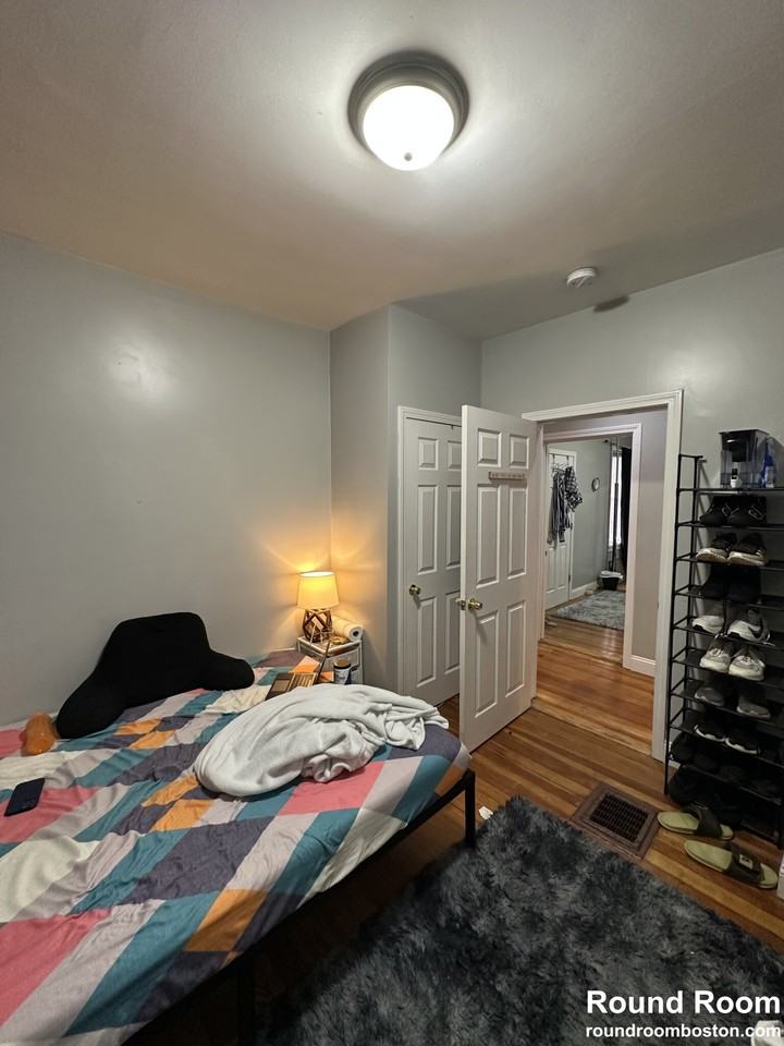 11 Montfern Ave - Photo 7 of 18