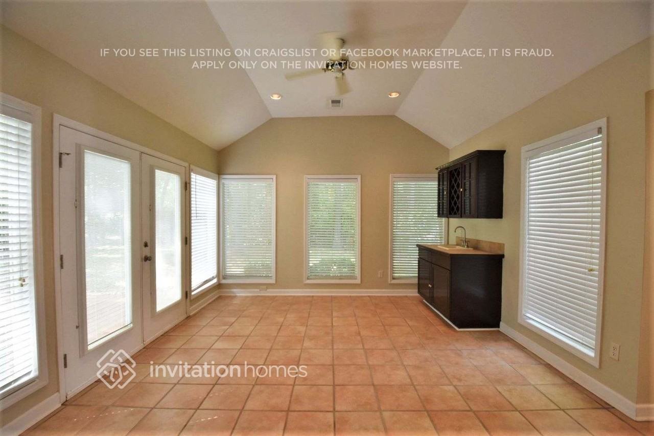 9714 Spring Crest Ct - Photo 4 of 23