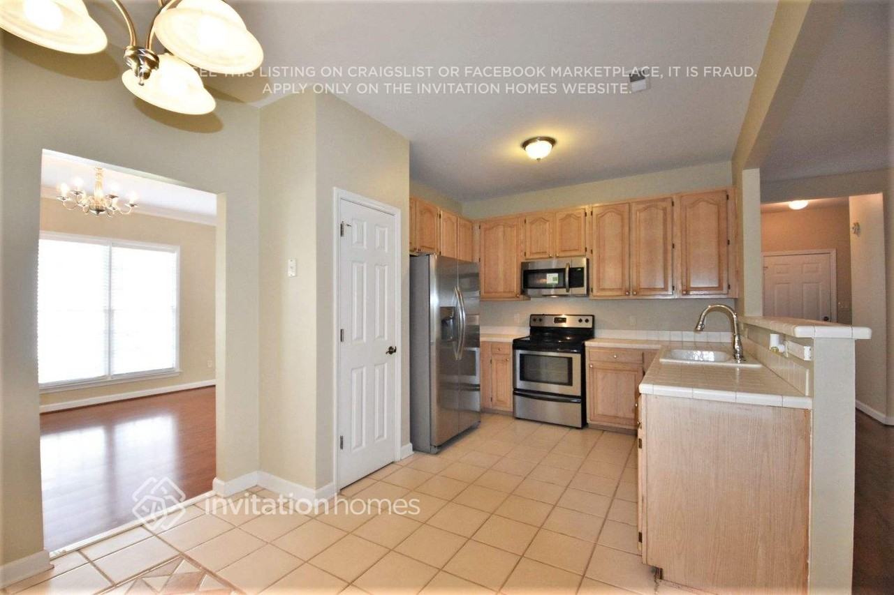 9714 Spring Crest Ct - Photo 5 of 23