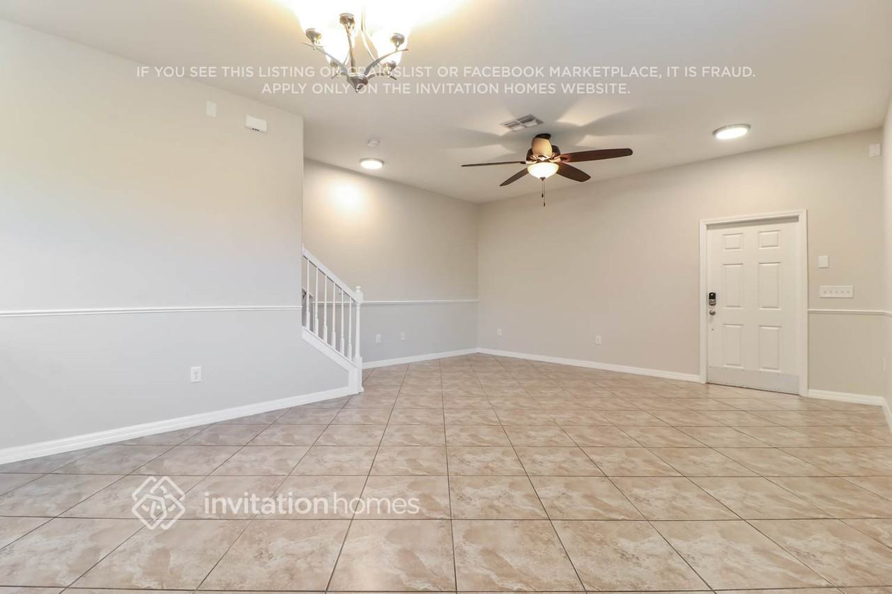 4371 Fennwood Ct - Photo 2 of 16