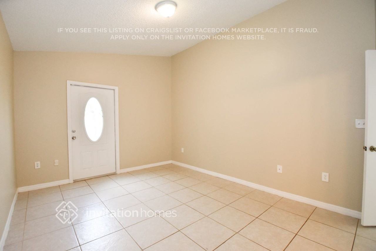 14233 Sw 177th Ter - Photo 2 of 15