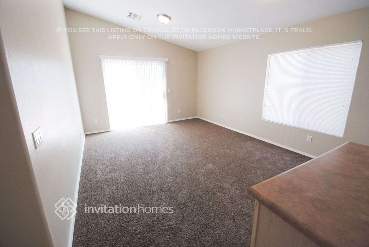 146 N 223rd Ave - Photo 2 of 10