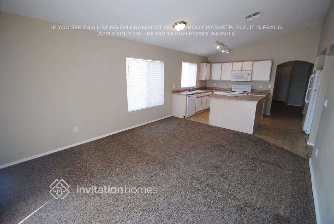 146 N 223rd Ave - Photo 3 of 10