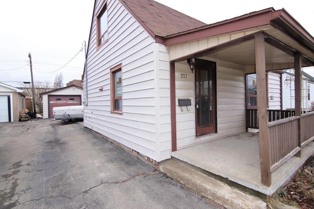 Crowland Ave & Welland St - Photo 5 of 12