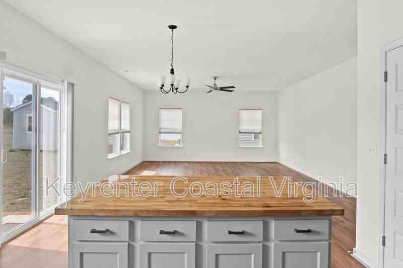305 Tarn Ct - Photo 4 of 26