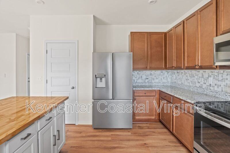 305 Tarn Ct - Photo 6 of 26