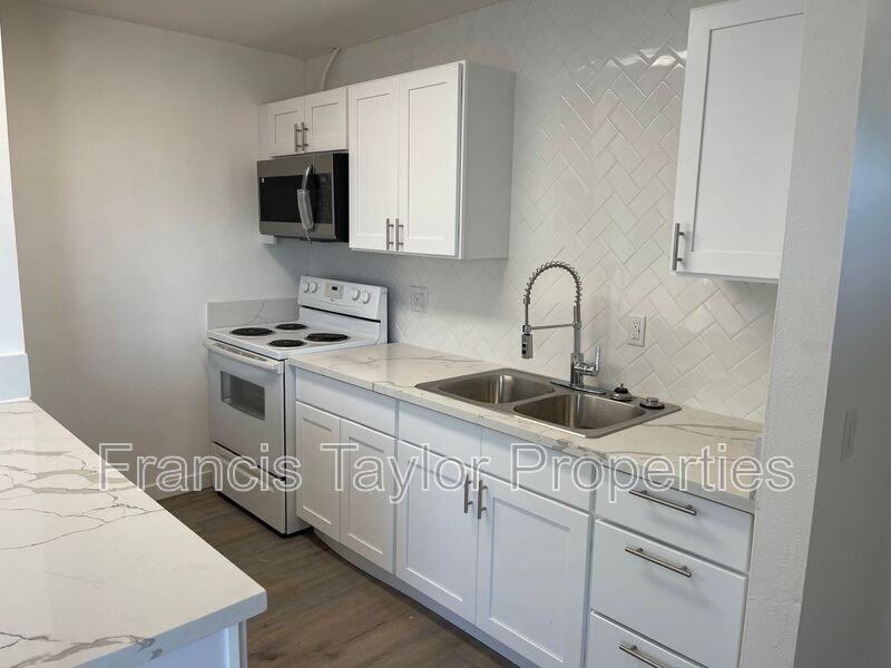 424 Plymouth Dr #24 - Photo 3 of 9