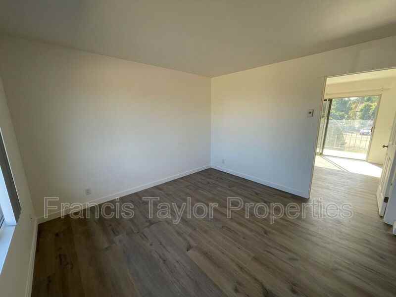 424 Plymouth Dr #24 - Photo 5 of 9