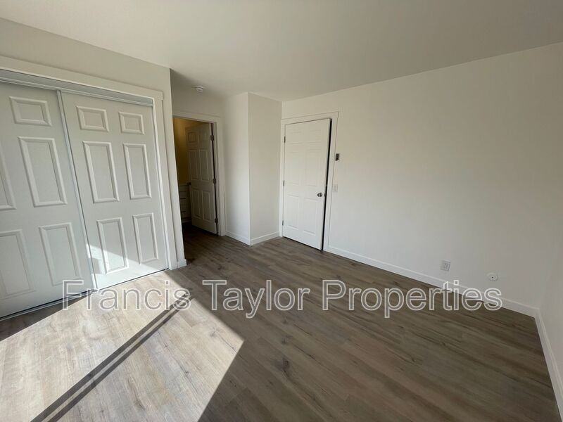 424 Plymouth Dr #24 - Photo 7 of 9