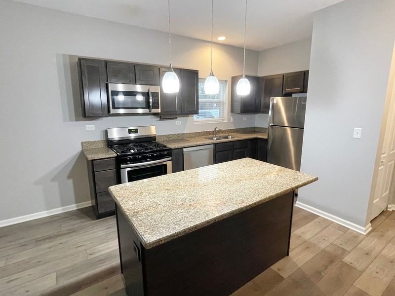 809 E Main St #1E - Photo 2 of 14