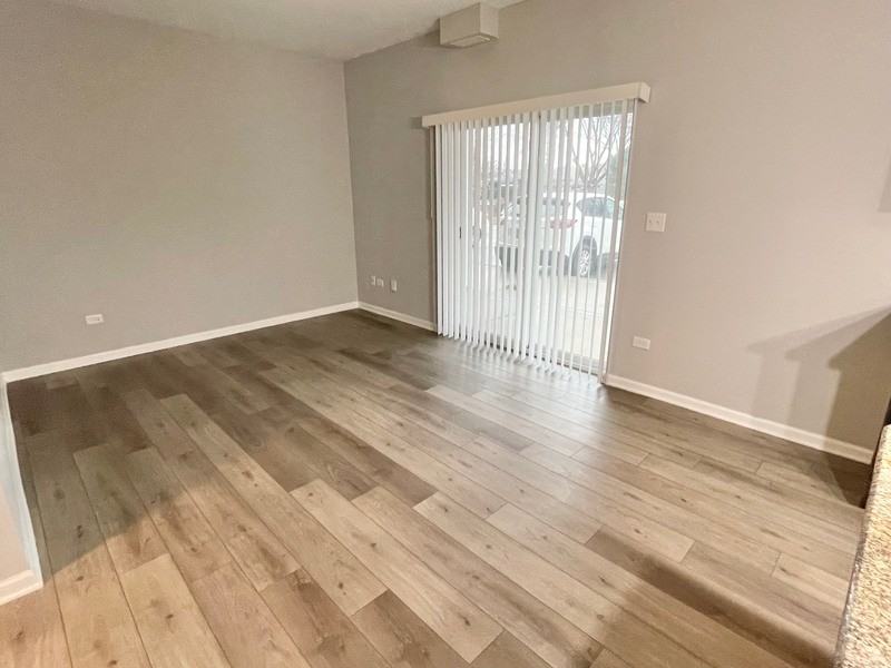 809 E Main St #1E - Photo 4 of 14