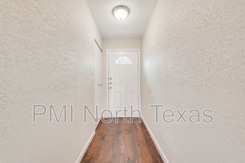 305 Live Oak Dr - Photo 5 of 22