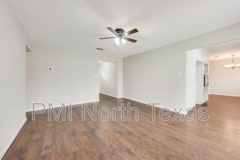 305 Live Oak Dr - Photo 7 of 22