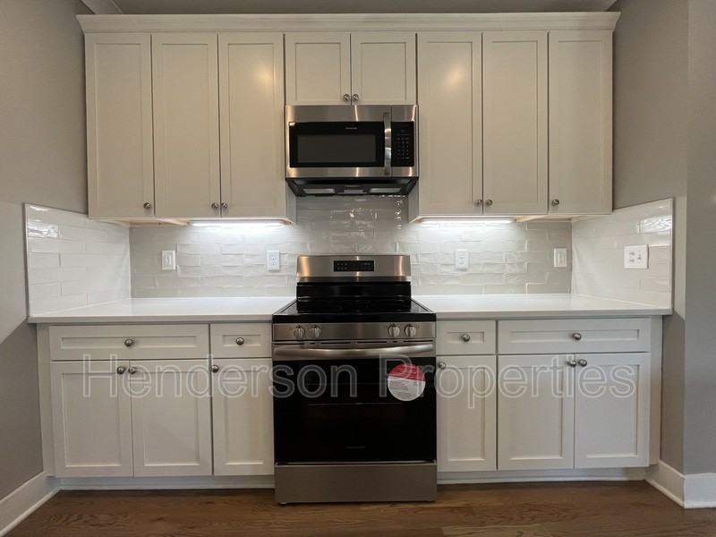 705 Baldwin Ave - Photo 4 of 33